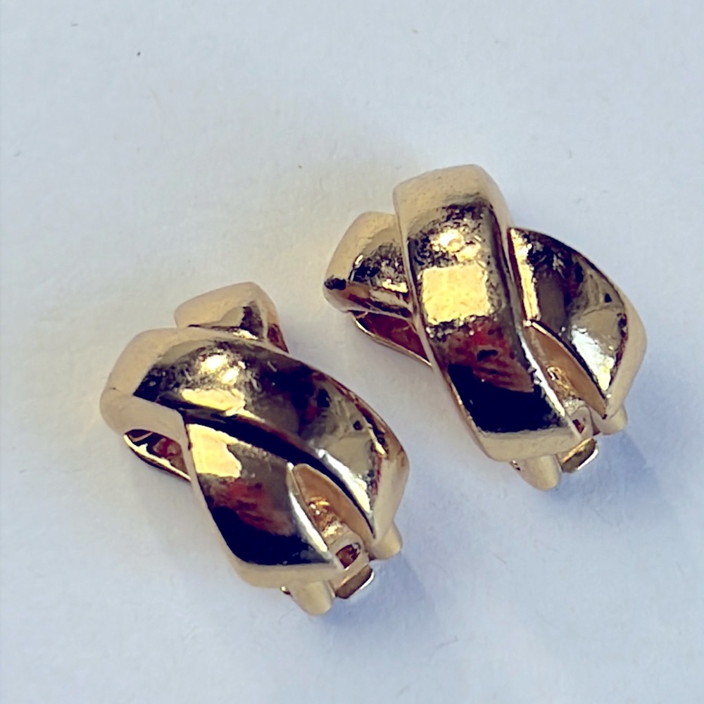 Auth. Christian Dior X Gold Tone Earring Chunky Clip-on Vintage